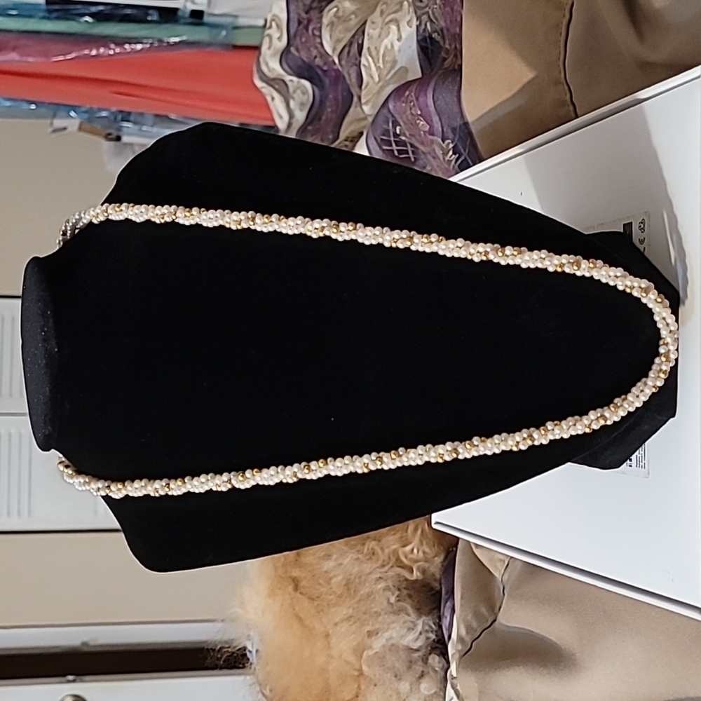 Authentic Marvella vintage faux pearl necklace 11"